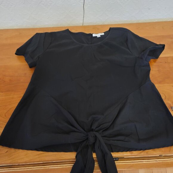 Tie front, botton back top - Picture 1 of 3